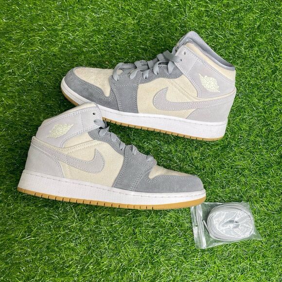Air Jordan 1 Mid SE Coconut Milk Particle Grey Size Kid's 5.5Y - Picture 1 of 7